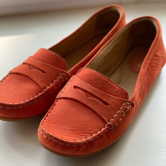 clarks suede loafers womens